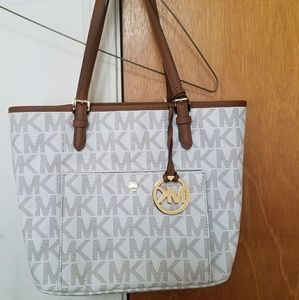 Michael kors jet set gold Mk emblem purse